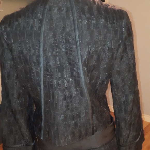 2 piece suit - Picture 3 of 8